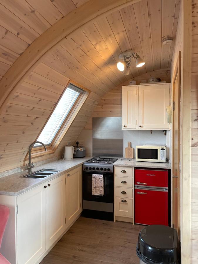 Squirrel Glamping Pod School House Farm Hotell Leighton  Exteriör bild