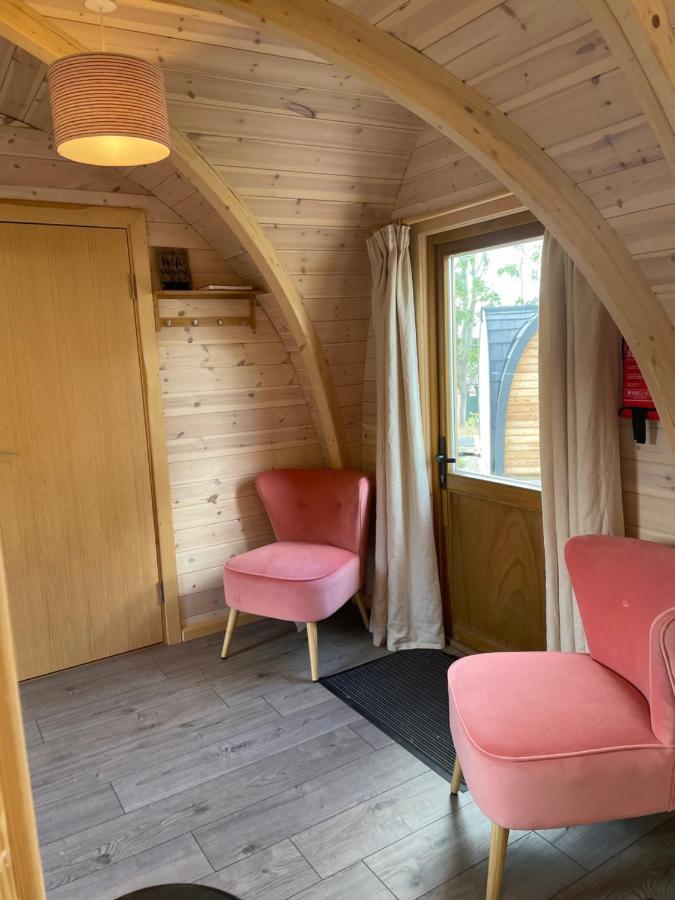 Squirrel Glamping Pod School House Farm Hotell Leighton  Exteriör bild