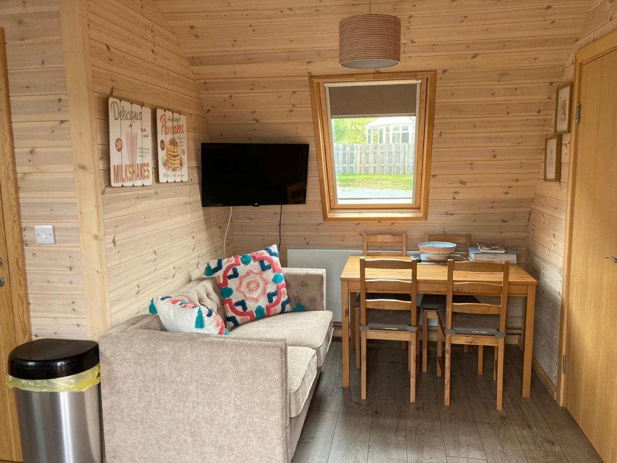 Squirrel Glamping Pod School House Farm Hotell Leighton  Exteriör bild