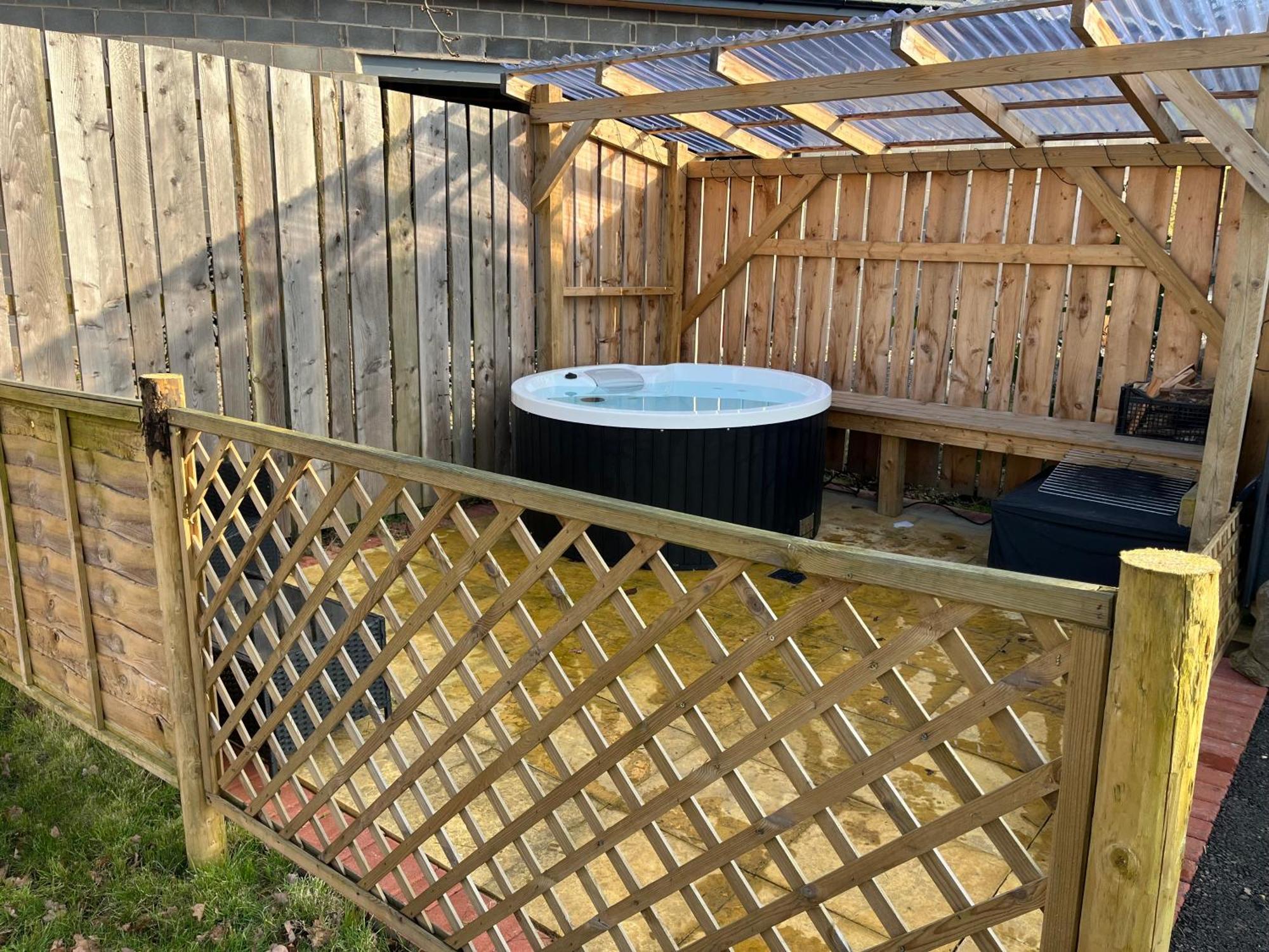 Squirrel Glamping Pod School House Farm Hotell Leighton  Exteriör bild